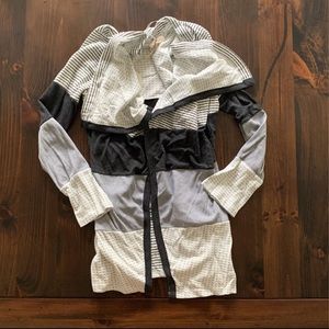 Grey&White Flowy Cardigan Top